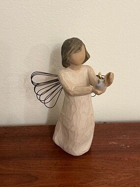 Willow Tree Angel of Hope Figurine with Metal Wings - Neutral Tones